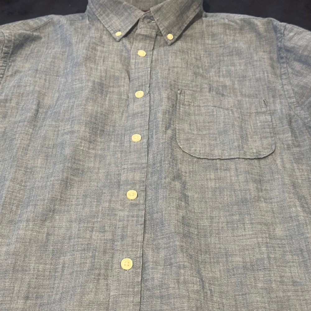 Men's lightweight Blue Button-Up chambray shirt